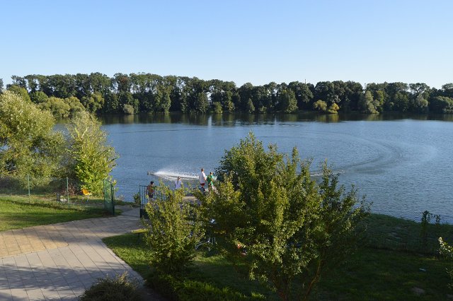 img00002.jpg